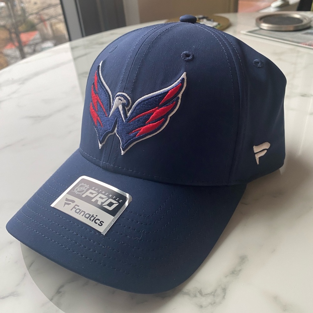 Men's Washington Capitals Fanatics Branded Navy Core Primary Logo Flex Hat S/M